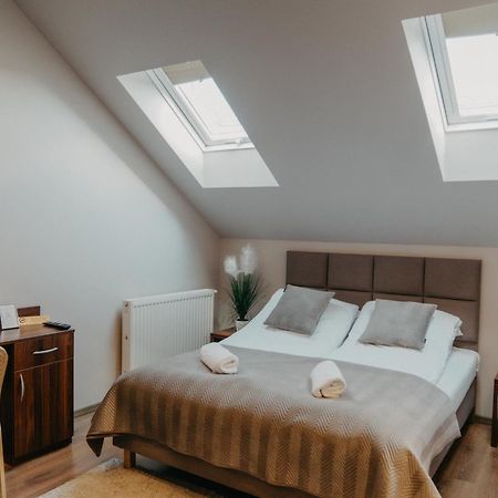 De Facto Bed and Breakfast Zambrow Exteriör bild
